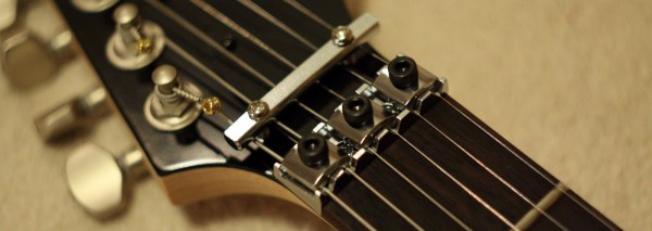 Верхний порожек для гитары с локовым механизмом (топ-лок, top lock)